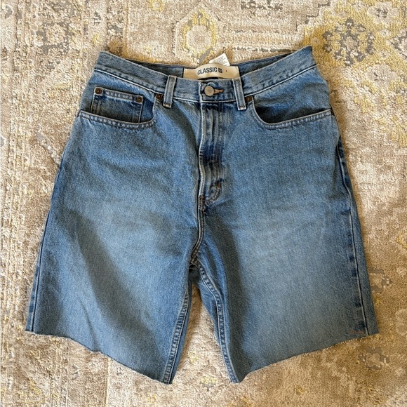 Vintage GAP Cutoff Shorts - Picture 4 of 10